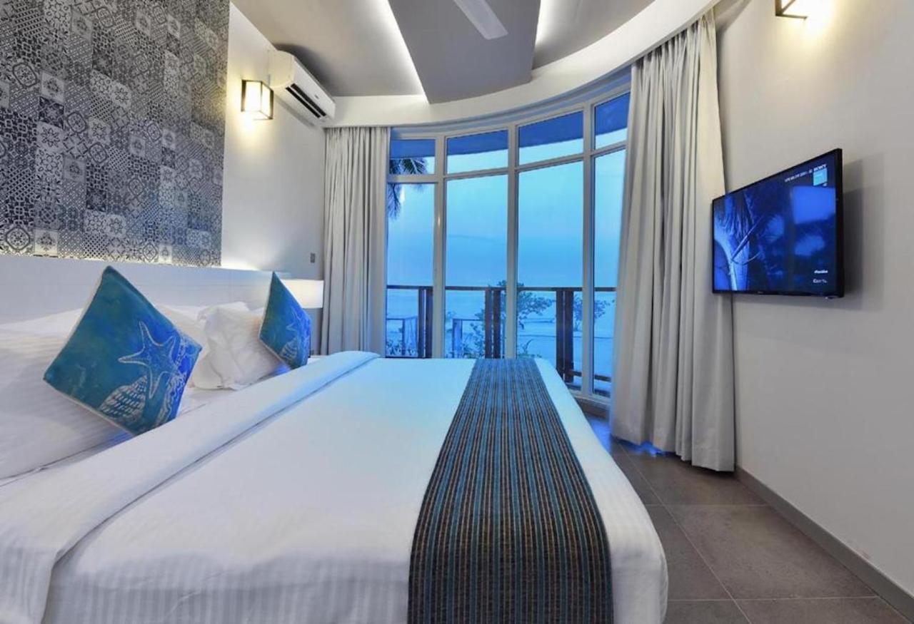 Velana Beach Hotel Maldives Maafushi Esterno foto