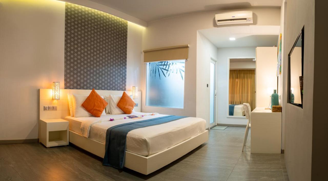 Velana Beach Hotel Maldives Maafushi Esterno foto