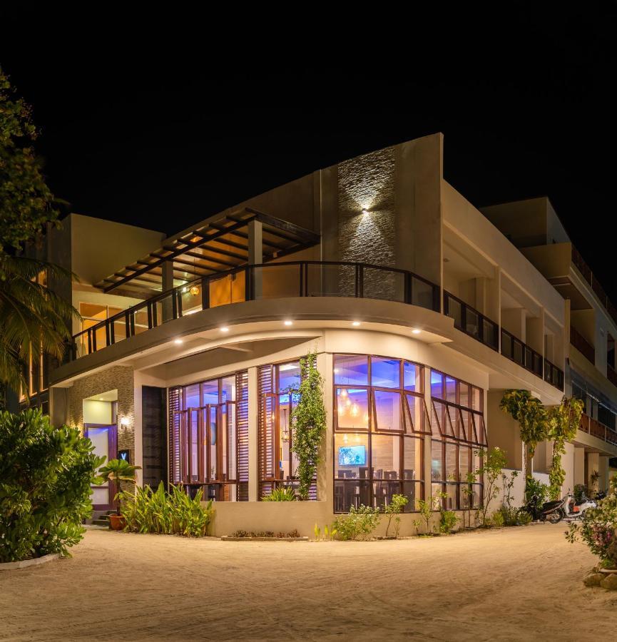 Velana Beach Hotel Maldives Maafushi Esterno foto