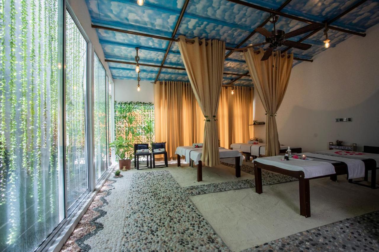 Velana Beach Hotel Maldives Maafushi Esterno foto