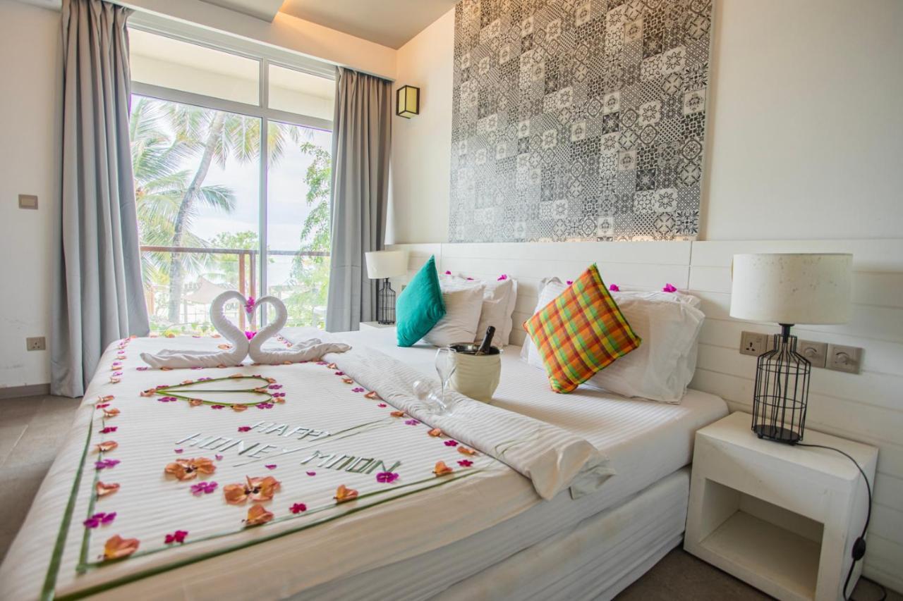 Velana Beach Hotel Maldives Maafushi Esterno foto