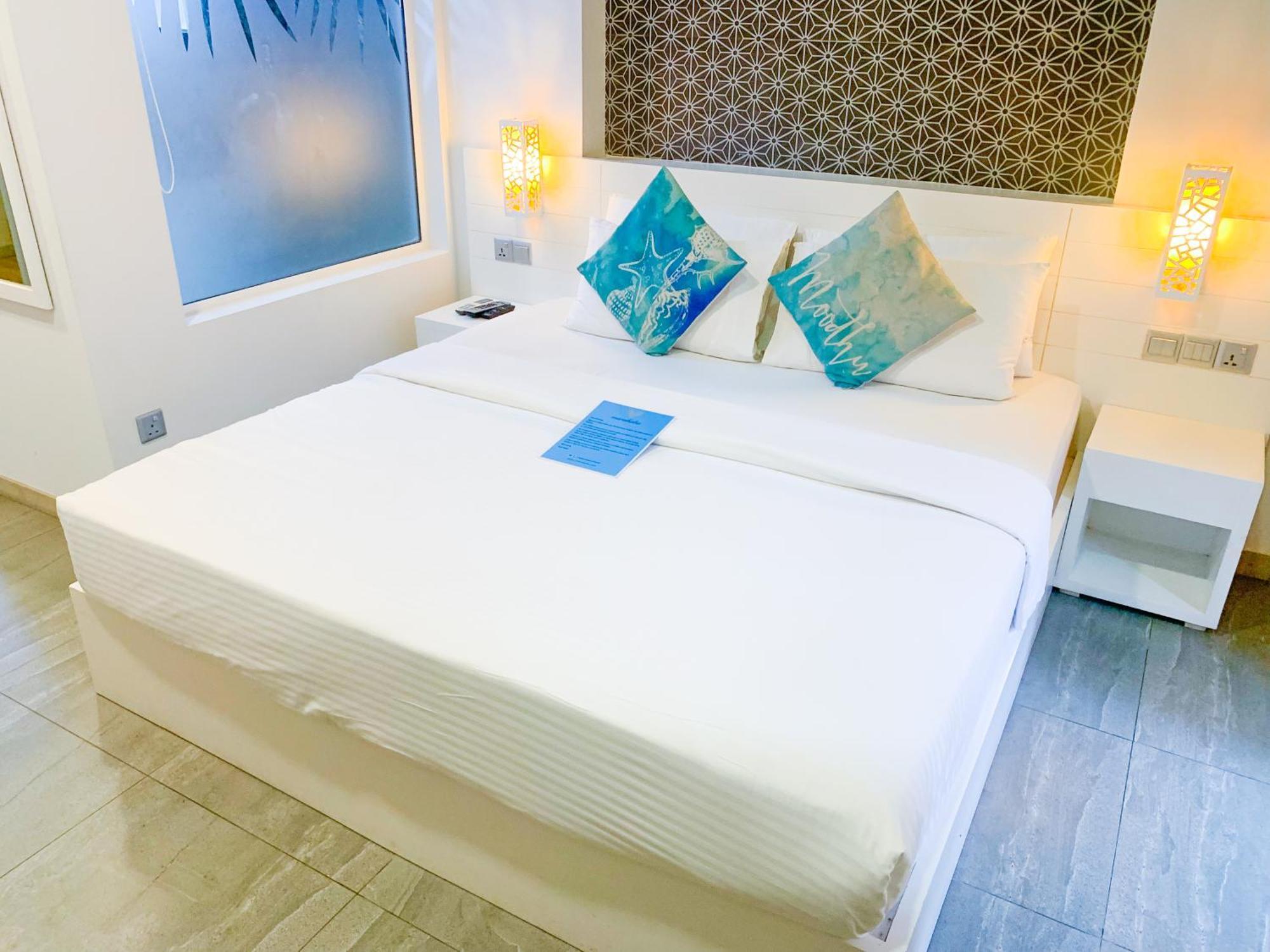 Velana Beach Hotel Maldives Maafushi Esterno foto