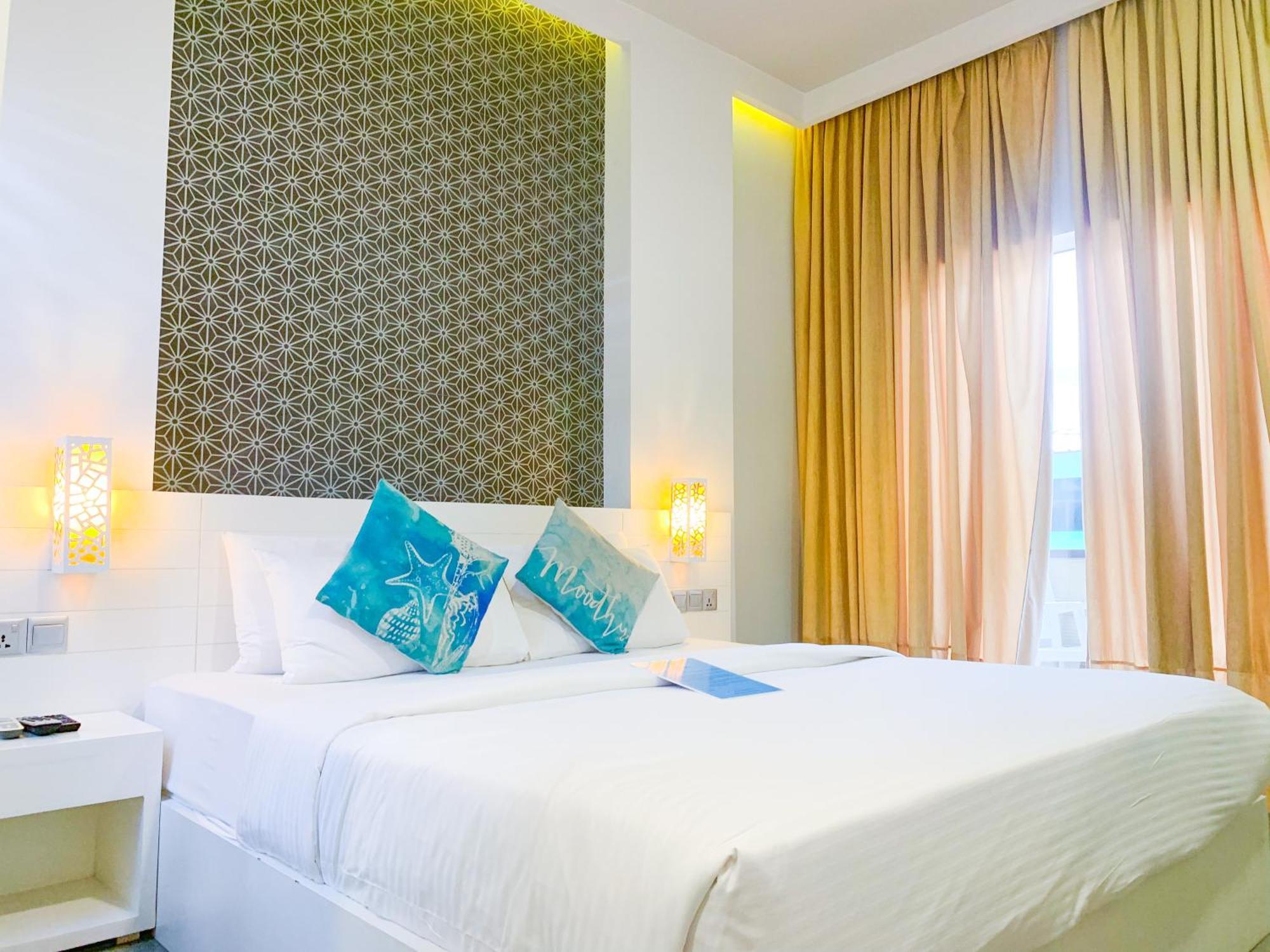 Velana Beach Hotel Maldives Maafushi Esterno foto