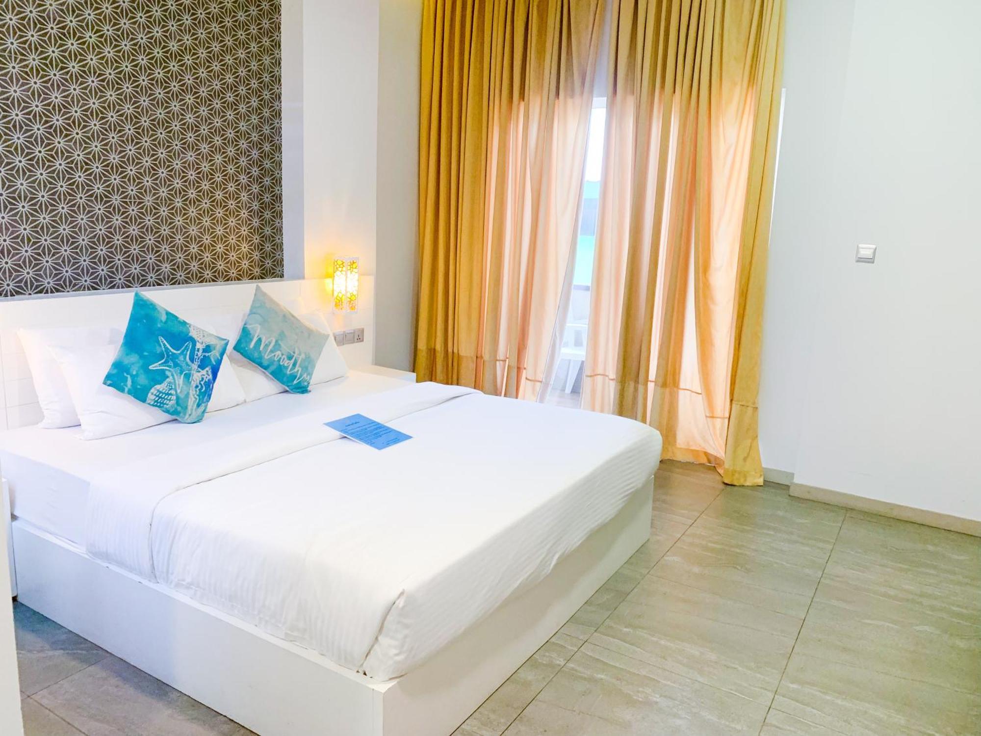 Velana Beach Hotel Maldives Maafushi Esterno foto